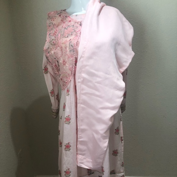 Pakistani branded dress - Picture 11 of 15